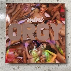 Jeffree Star makeup pallet